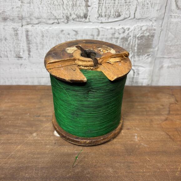 Post Furnishings Other - Vintage Wooden Spool with Emerald Green Thread